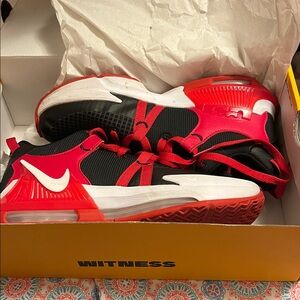 Lebron witness Vll (GS) 6 1/2 red and black and white